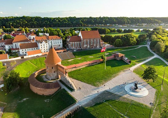 Destinasi Wisata Bersejarah di Lithuania | AVIATOUR - Your Travel Solution
